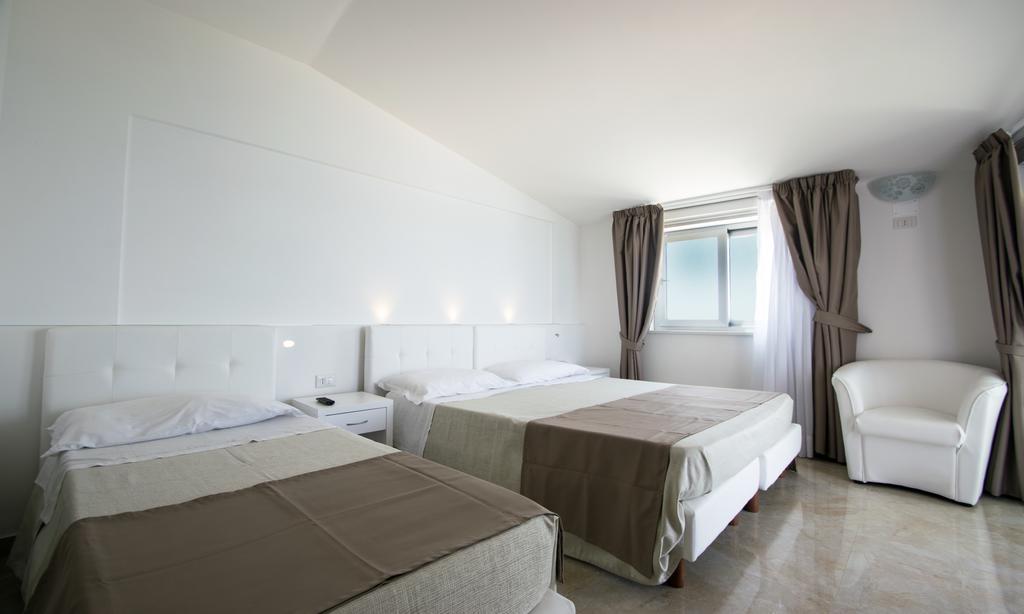 Hotel Resort Rocca Di Vadaro Capo Vaticano Kamer foto